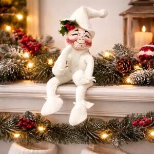 Vintage 1994 Annalee Christmas Elf Doll 7" Shelf Sitter Smiling With Holly